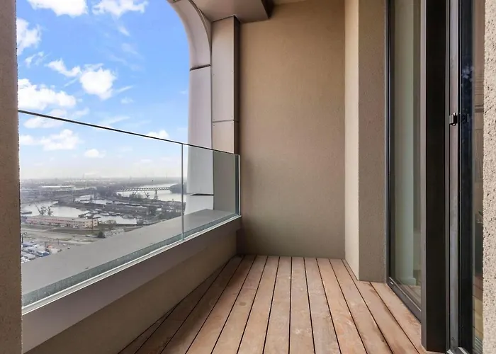 Skypark 1-bedroom On Floor 28 With Panoramic View And Parking By Skyviews * Bratislava