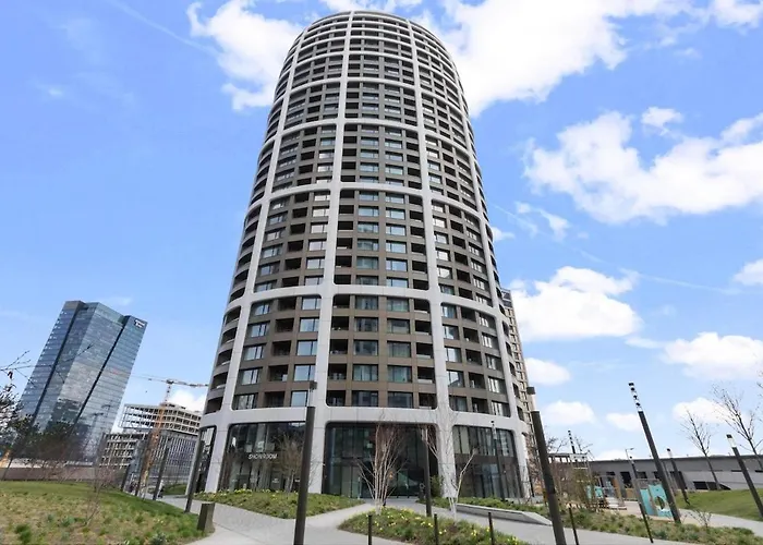 Skypark 1-bedroom On Floor 28 With Panoramic View And Parking By Skyviews Apartment Bratislava