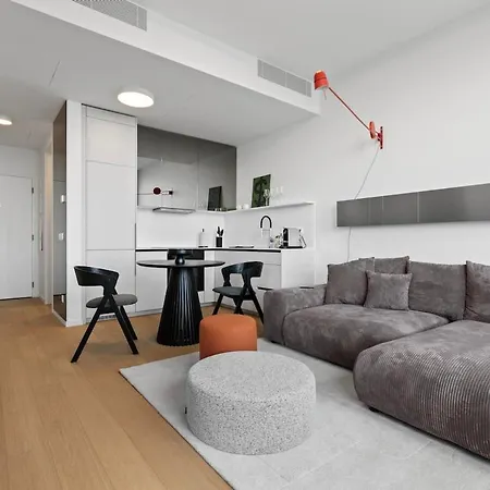 Skypark 1-bedroom On Floor 28 With Panoramic View And Parking By Skyviews * براتسيلافا